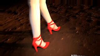 sarah-banks-ebony-standing-in-mini-skirt-big-ass