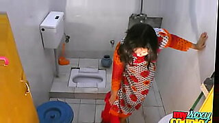 dost-ki-widhwa-maa-ne-mujhse-pyas-bhujai-akele-me-web-series