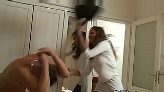 mom-cheated-by-son-japanese