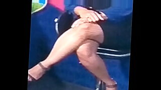 showing-butt-to-camera