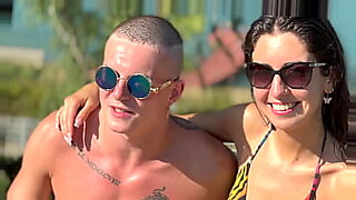 vejana-kissing-video