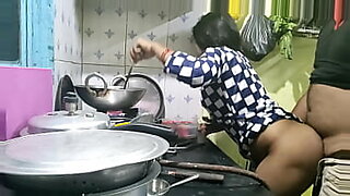 घोड़े-के-साथ-सेक्स-कर-रही-ल
