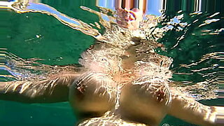 swimming-pool-ebony-big-ass
