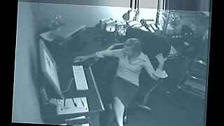 gorgeous-chicks-fucking-a-guy-on-couch