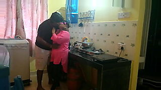 indian-bhabhi-with-little-devar
