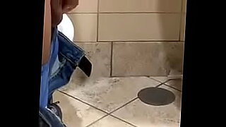 washroom-xnxx