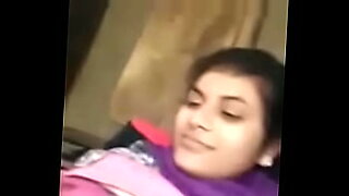 girls-removing-clothes-in-class-while-learning-xxvideos
