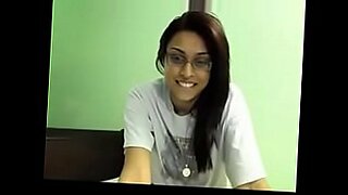 والد-يتجسس-علا-امه-وهية-بل-حمام-مهات-ناض