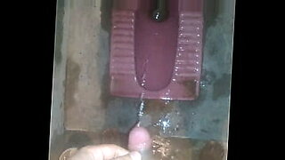 ngocok-memek-sampai-kencing