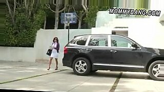 step-mom-moaning-in-hindi