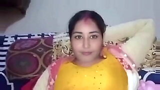 indian-bhabhi-with-little-devar