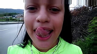 nina-hardcore-de-edad