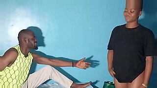 kenyan-playing-porngraphy-video