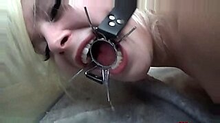 صغير-يظع-زبه-على-كس-اخته-النايمه