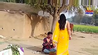 pregnat lady with doctor