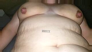 سكس-ينيك-مرت-ابوه-ويقذف-بداخل-كسها